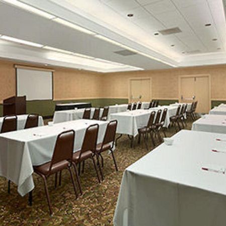 Ramada Burlington Hotel And Conference Center Luaran gambar