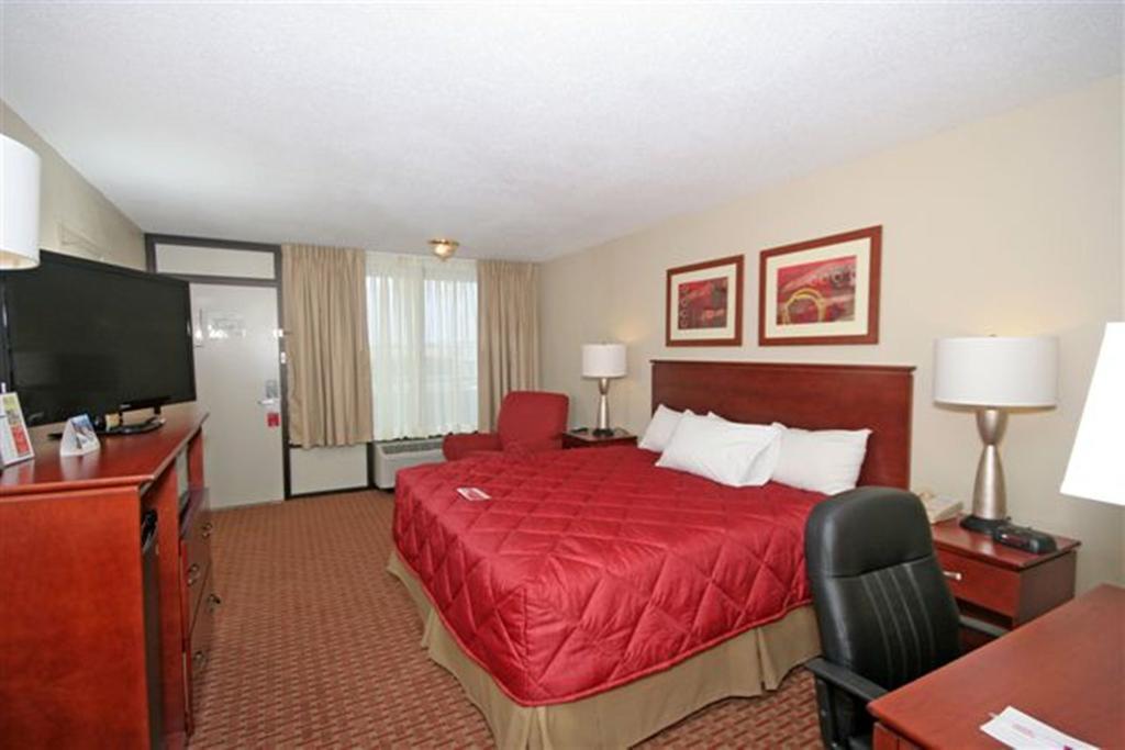 Ramada Burlington Hotel And Conference Center Bilik gambar
