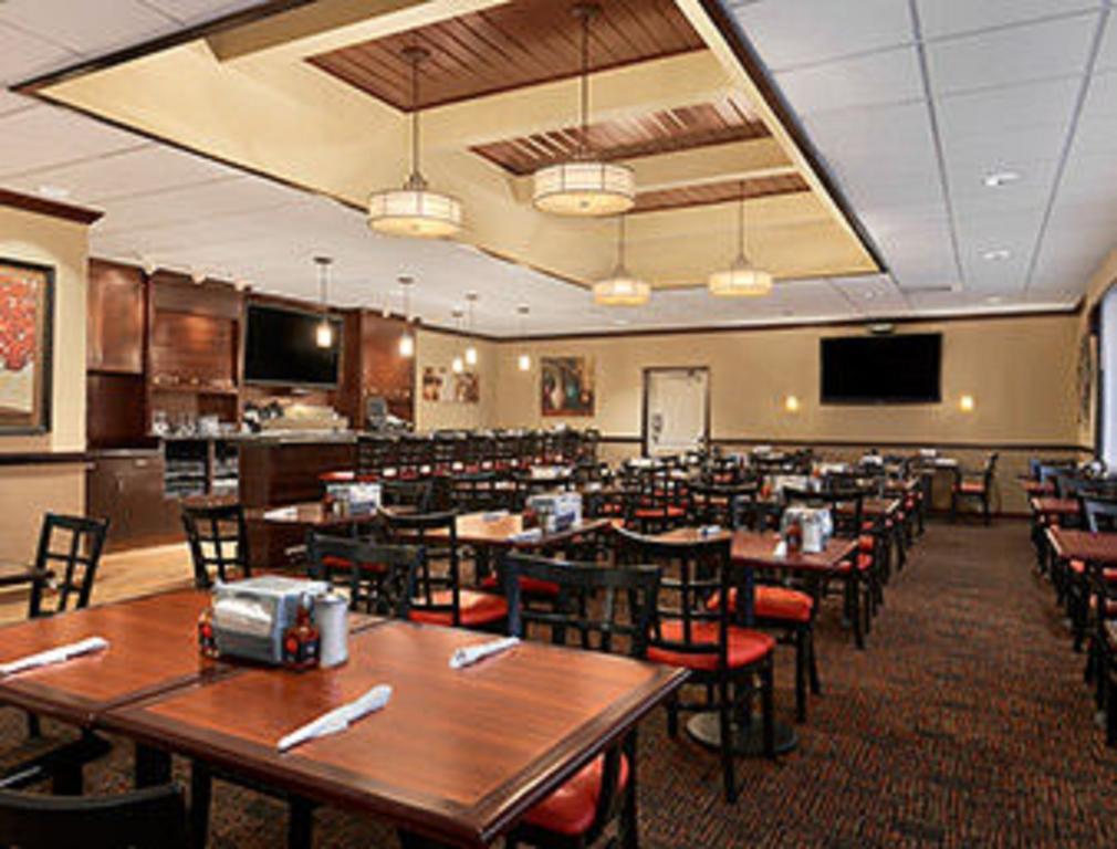Ramada Burlington Hotel And Conference Center Luaran gambar
