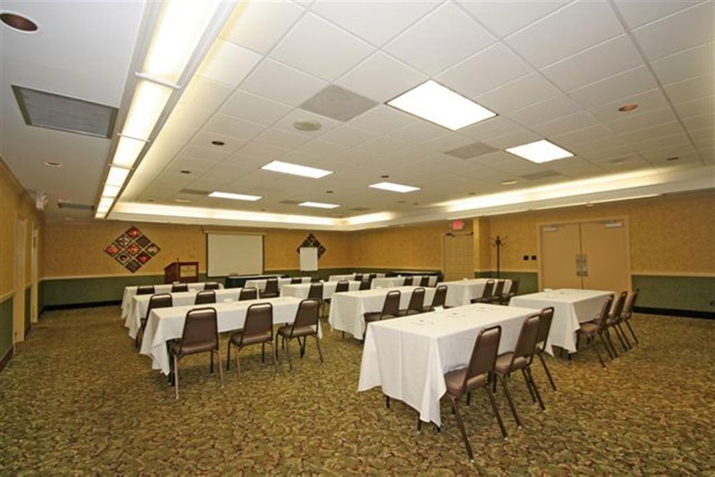 Ramada Burlington Hotel And Conference Center Luaran gambar