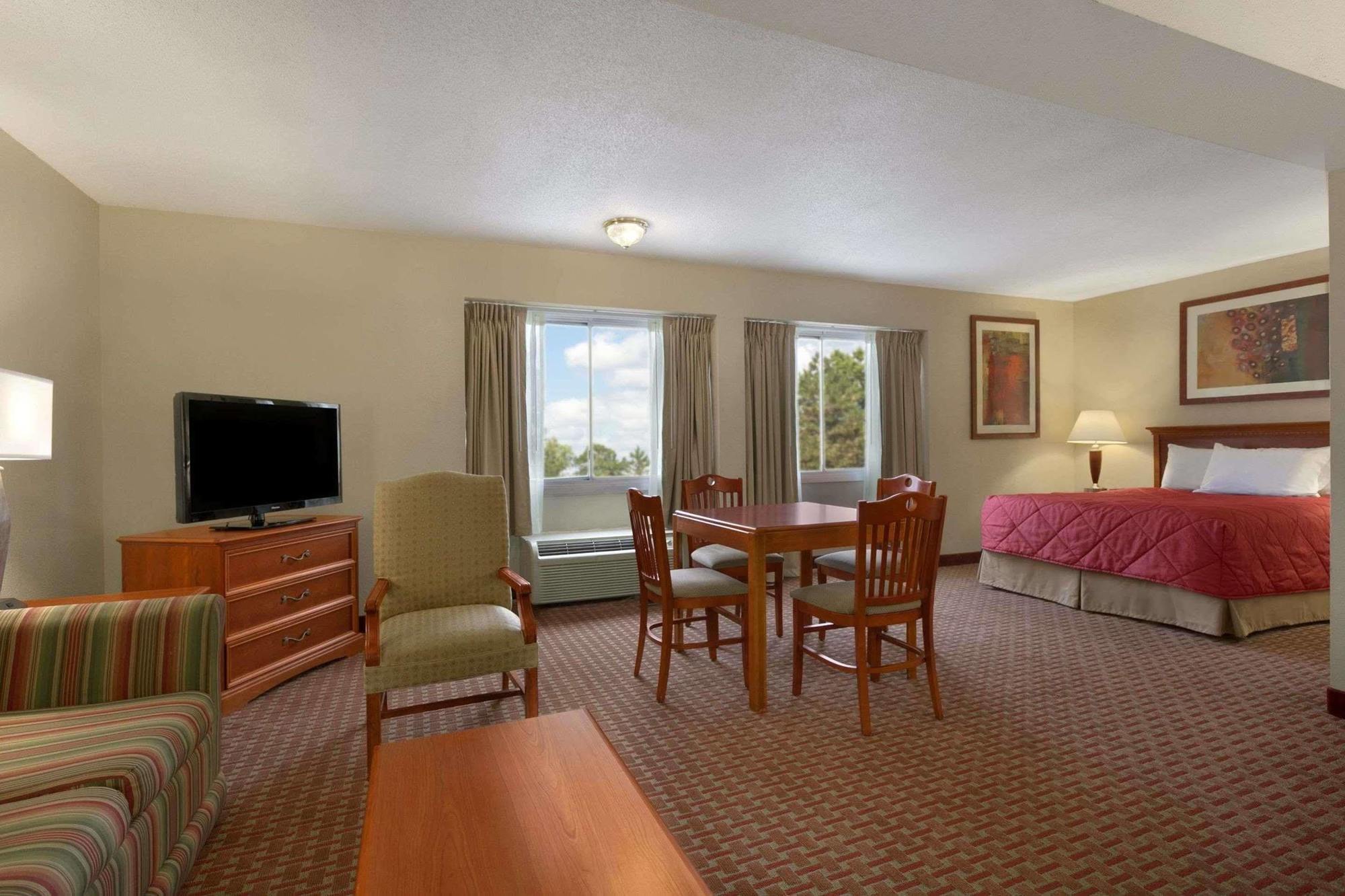 Ramada Burlington Hotel And Conference Center Luaran gambar