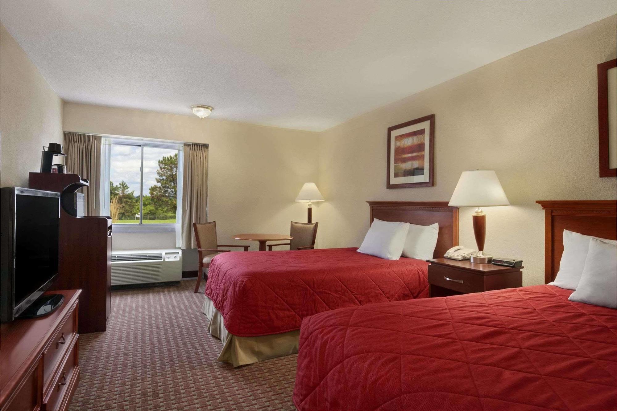 Ramada Burlington Hotel And Conference Center Luaran gambar