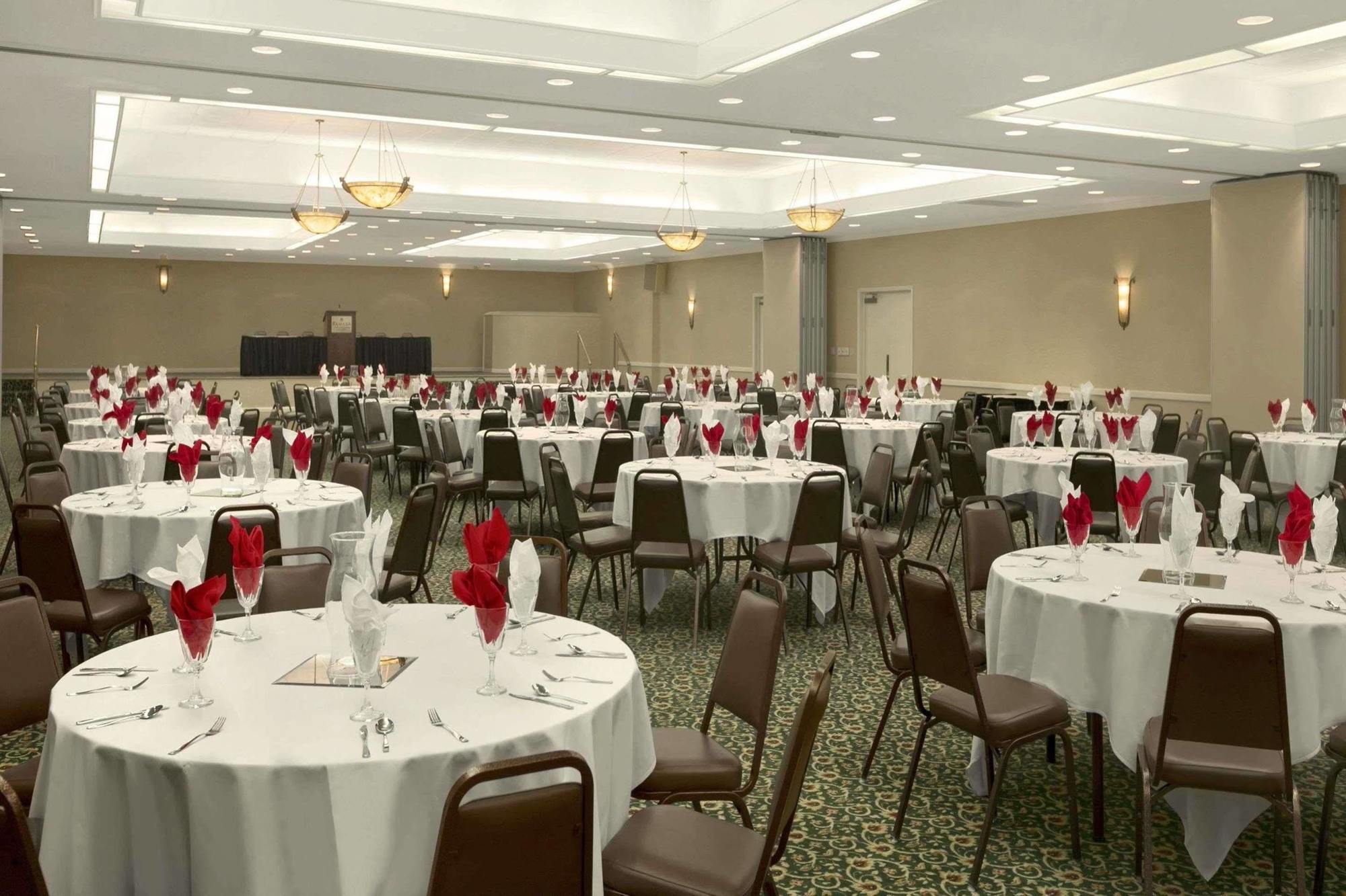 Ramada Burlington Hotel And Conference Center Luaran gambar