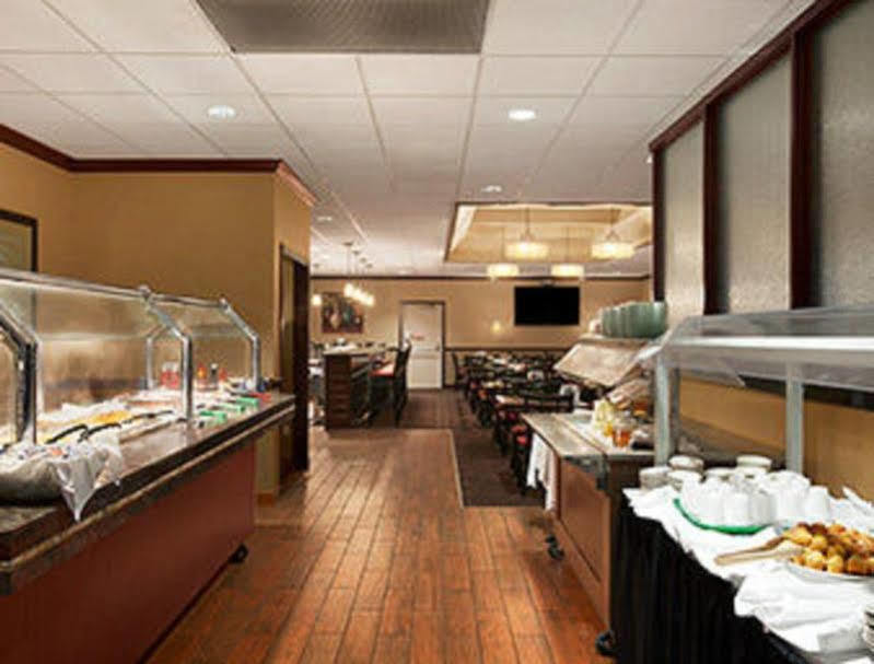 Ramada Burlington Hotel And Conference Center Luaran gambar