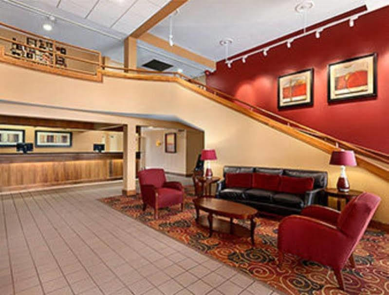Ramada Burlington Hotel And Conference Center Luaran gambar